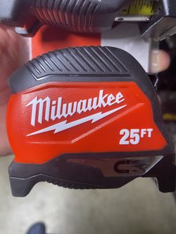 Milwaukee 25ft