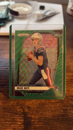 Drake Maye NFL card green prizm rookie