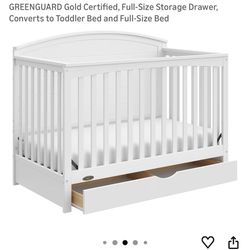 Graco Baby Crib with Mattress and Waterproof Protector – Excellent Condition 