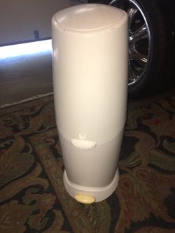 Baby diaper genie/trash can