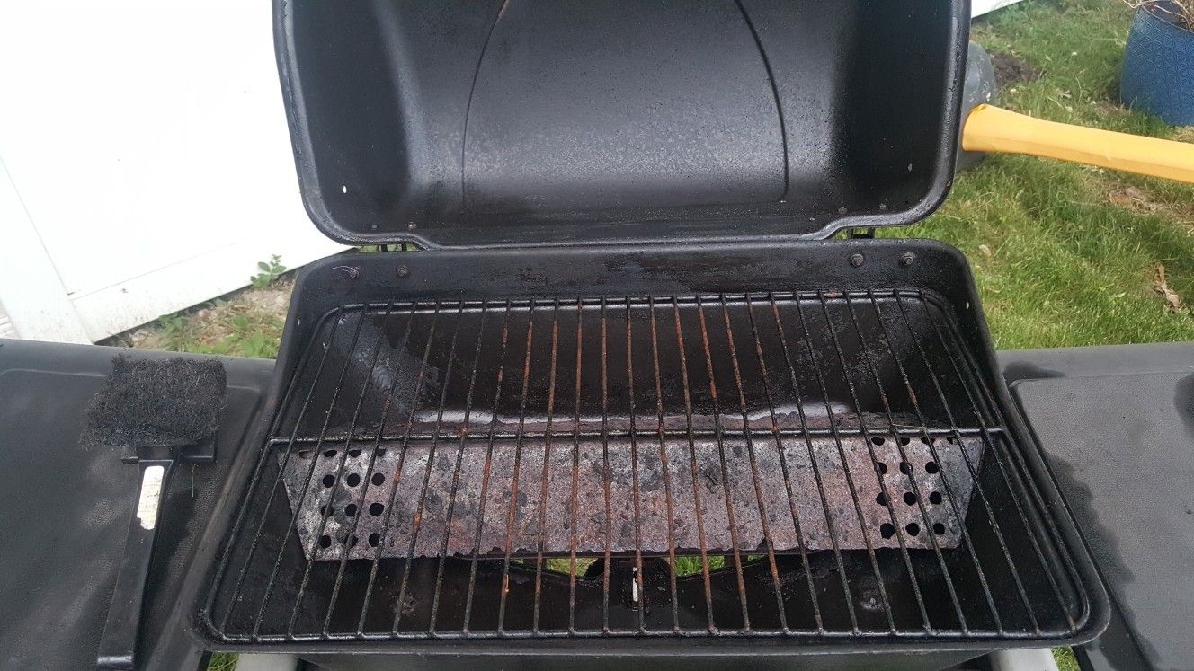 Working Gas BBQ grill! NEED GONE ASAP