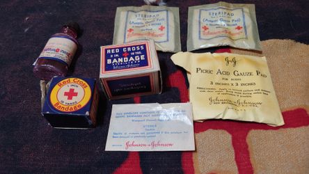 Boys Scouts Johnson and Johnson vintage first aid supplies