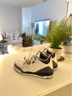 Midnight navy blue 3s