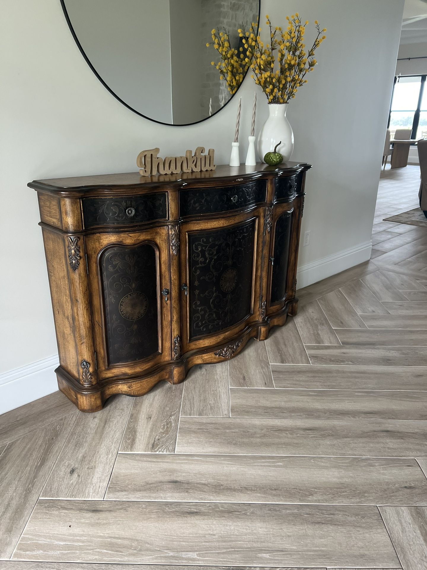 Credenza