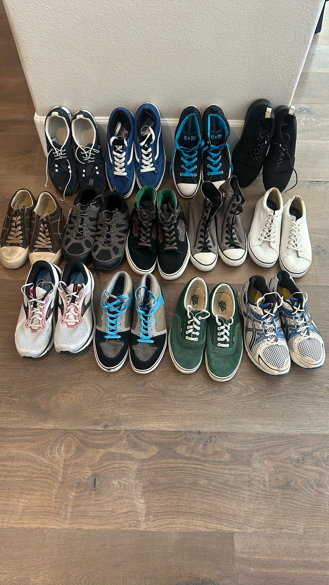 Men’s Lot Sneakers Sz12 , Van’s Converse Etc