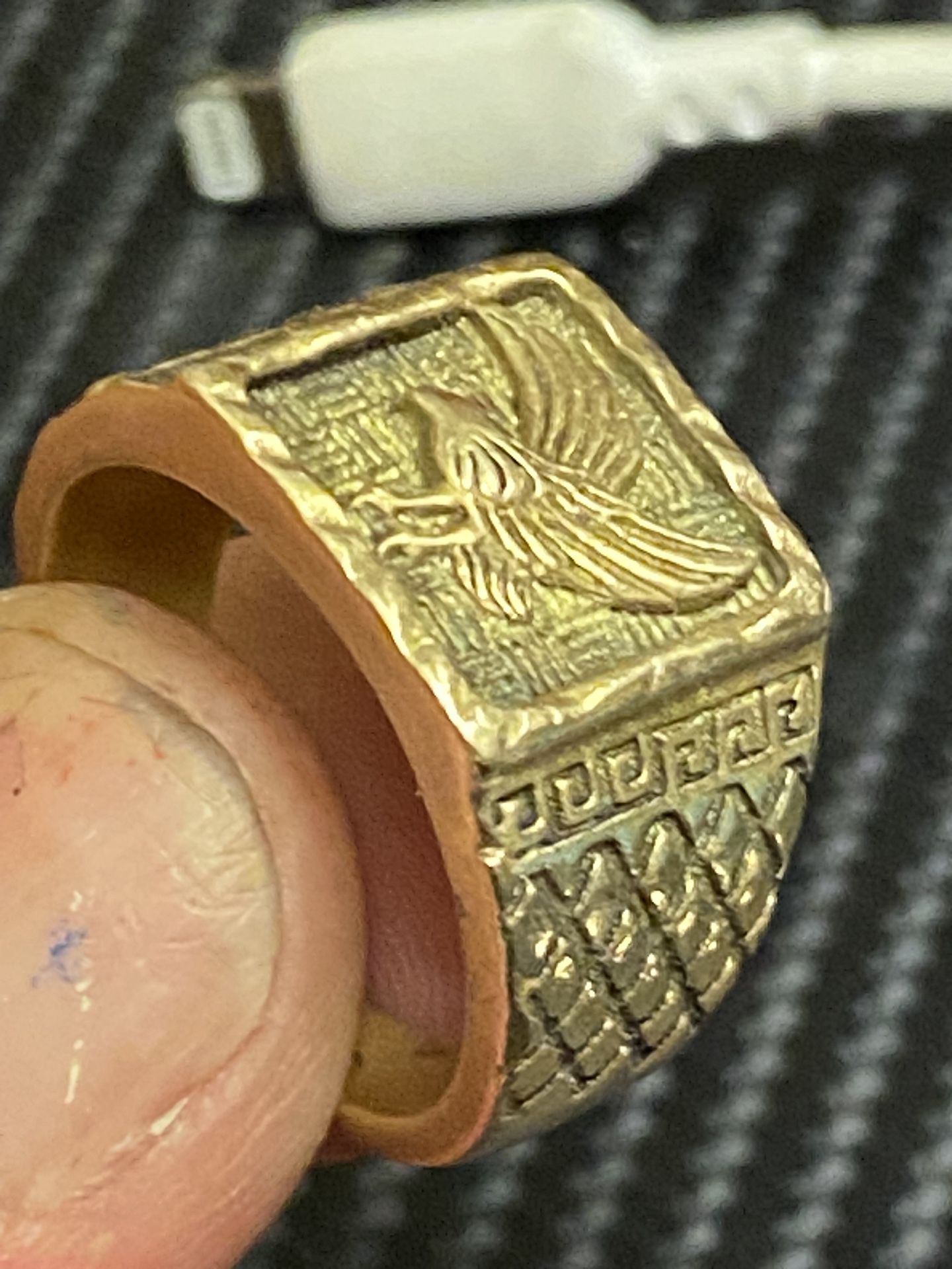 Men’s 18 Kt. Gold Ring With American Bald Eagle.