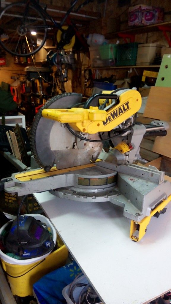 DeWalt Saw
