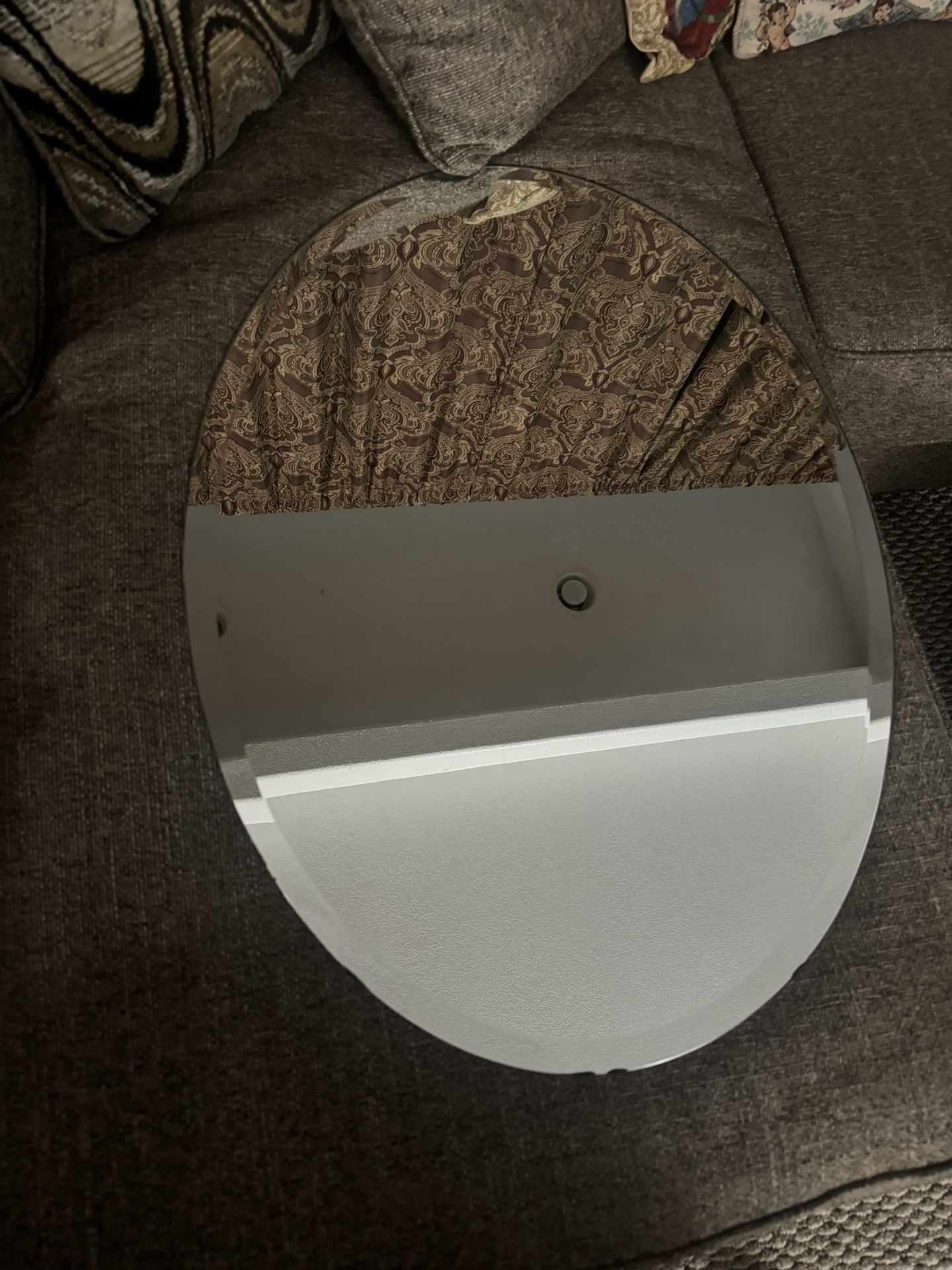 oval mirror