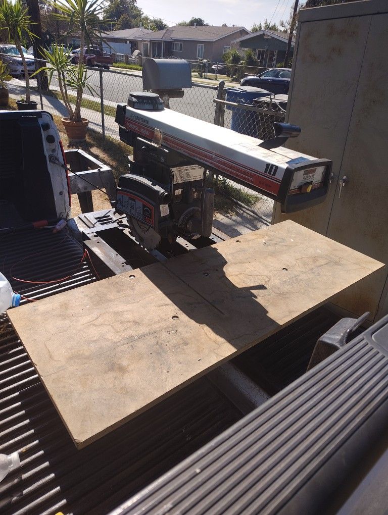 Table Saw With Stand