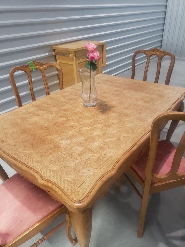 Antique Kitchen Table And Four Chairs 