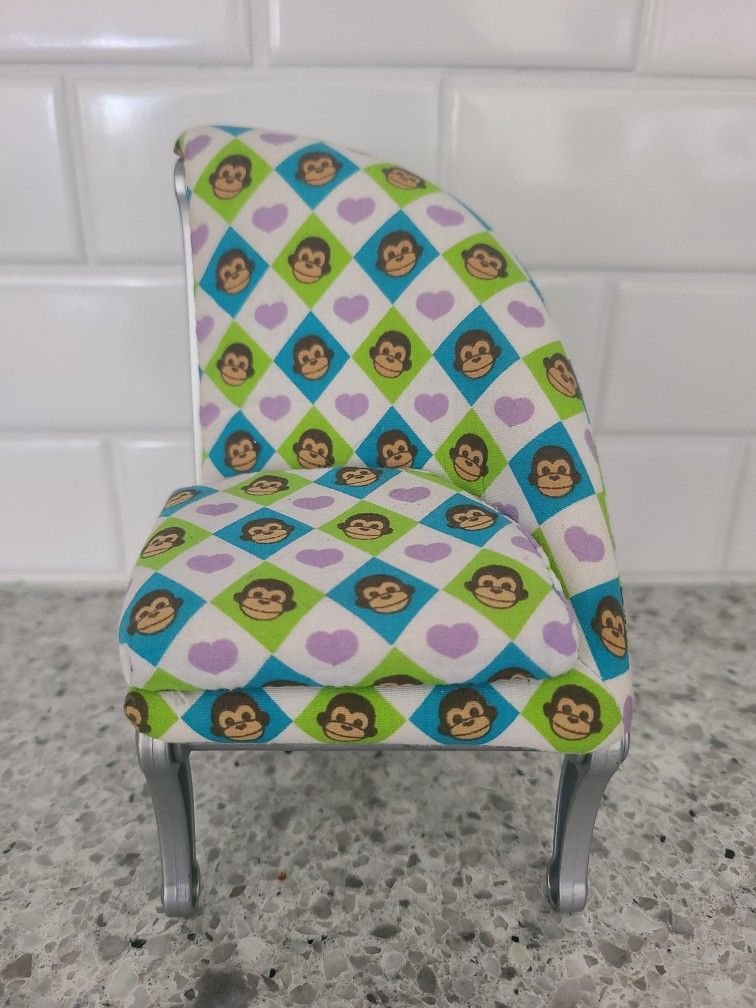 Mattel 2005 Barbie Furniture Fashion Fever Go Bananas Fashion Doll Monkey Chair
