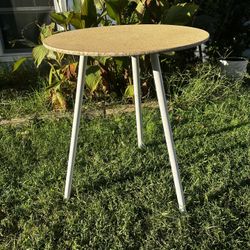 Round Table 