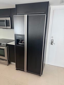 Black Stainless Side-by-Side Refrigerator with Ice Dispenser