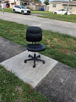 Office chairs and  up , dw
