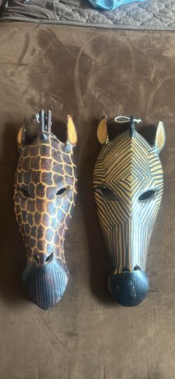 Large giraffe mask wall