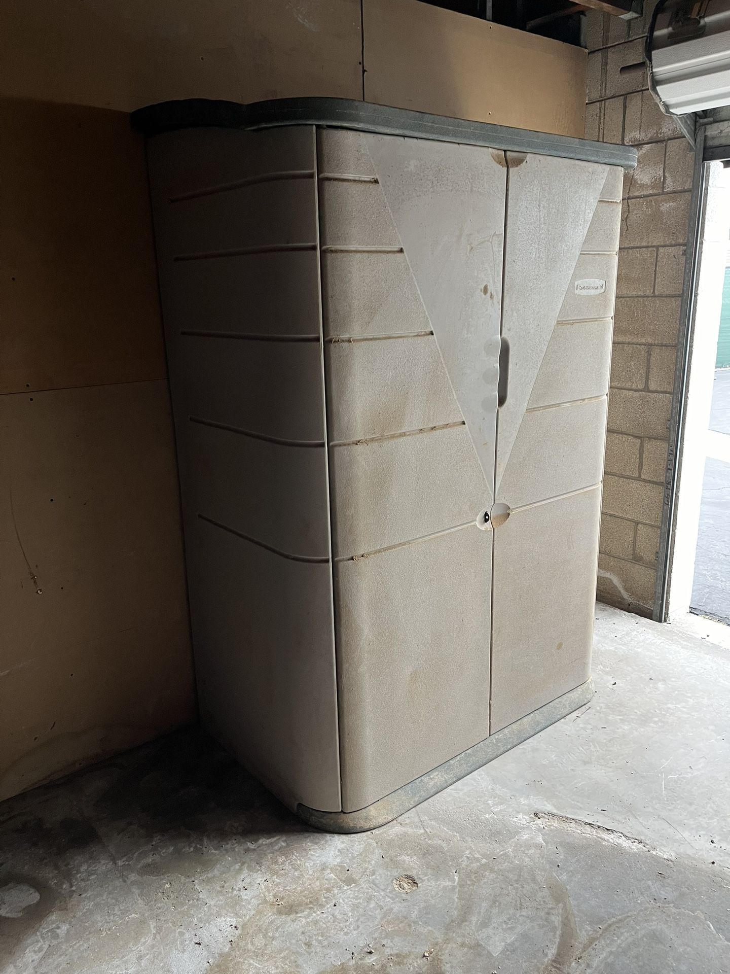 Rubbermaid Shed