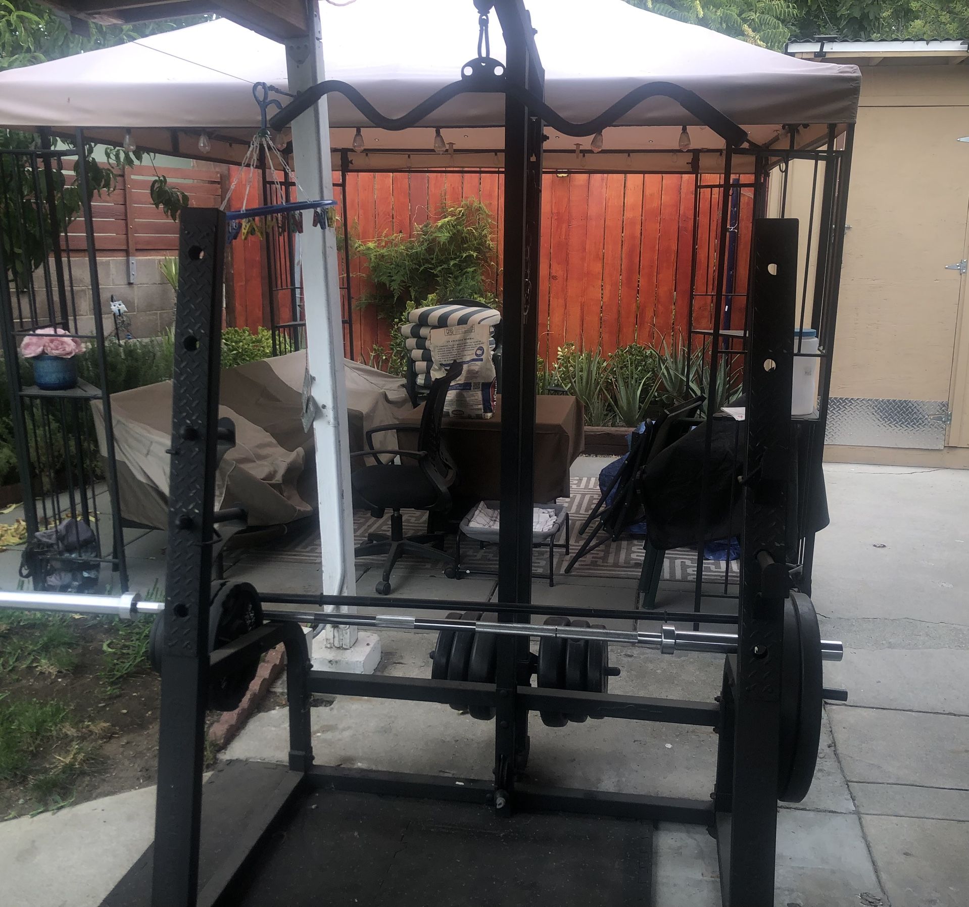 Bench Press With Lat Pulldown