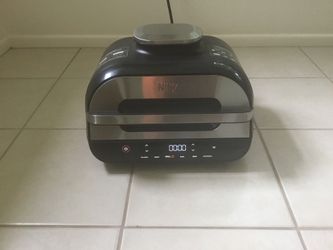 BRAND NEW Ninja Foodi Smart XL 6-in-1 Indoor Grill & Air Fryer (FG551)