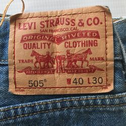 LEVI STRAUSS 505 40” x 30” 505 REGULAR FIT  COLOR: BLUE  CONDITION: NEW AND EXCELLENT  ONLY $20.00 LOCATION: HORIZON AND  GREENWAY 89002