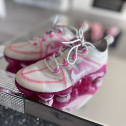 Women Vapor Max Size 5.5 