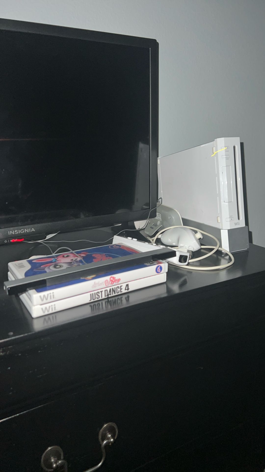 Wii Console & 2 Remotes & 2 Games $60 ALL