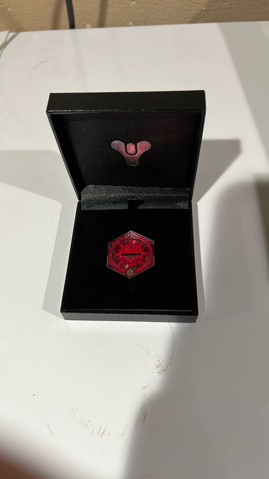 Destiny 2 Pin Collectible in Decorative Box Bungie The Taken King Raid