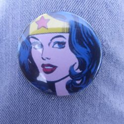 8 Wonder Woman Pins Buttons