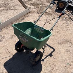 Grass Spreader 