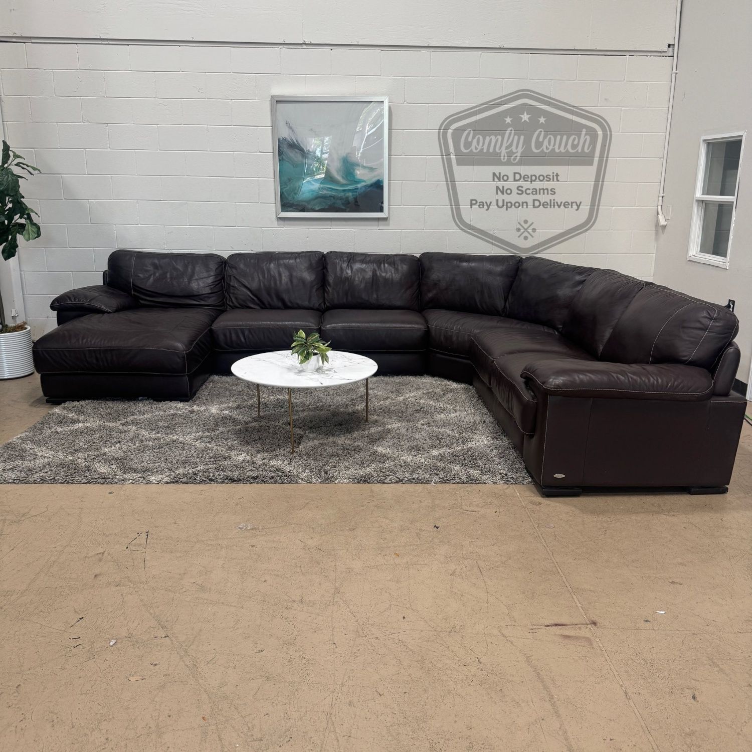 ποΈ Leather Ushaped Sectional Sofa (Delivery Available!! )