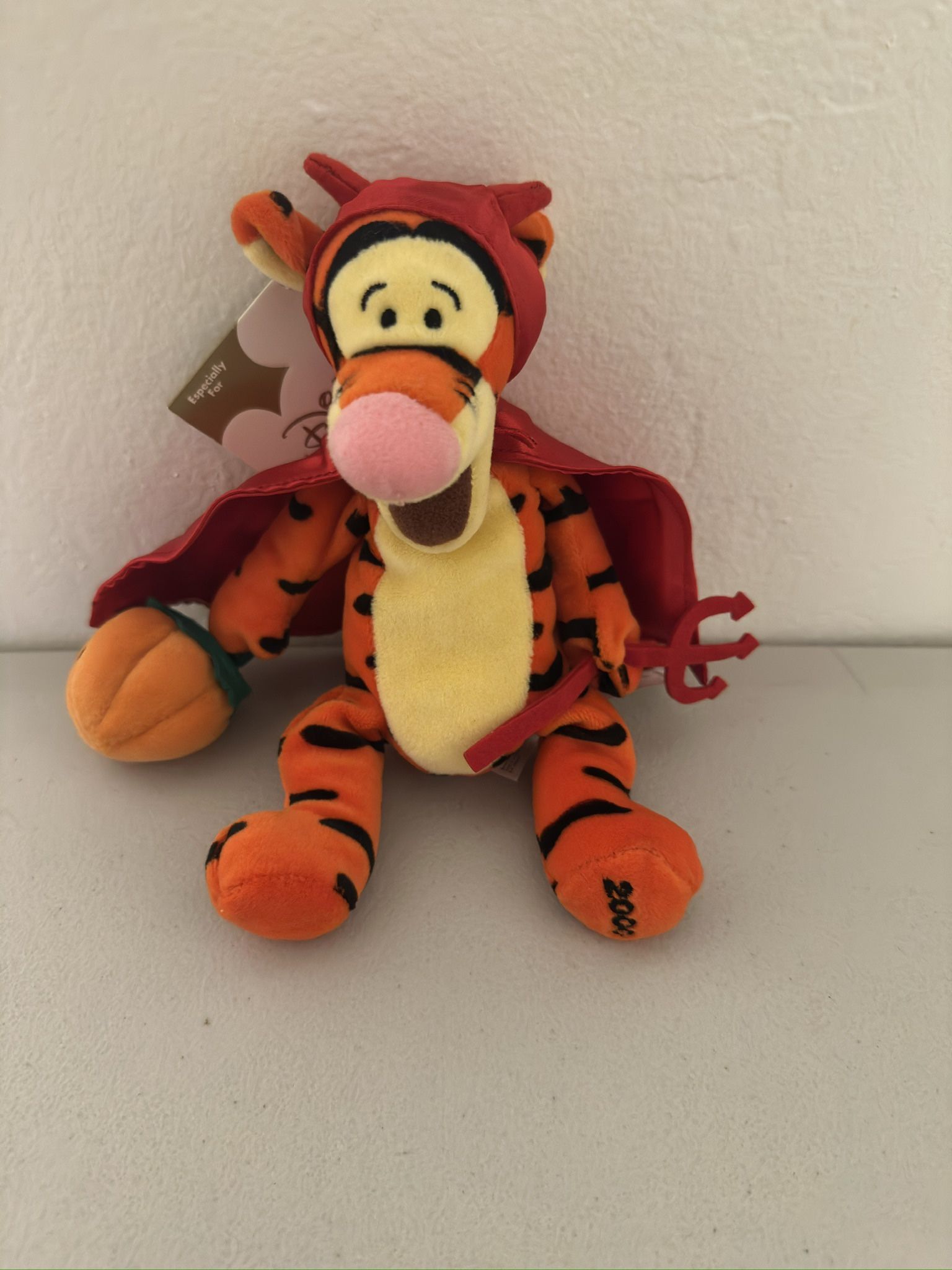 Disney Store Tigger Devil Halloween Bean Bag Plush stuffed red cape Pooh