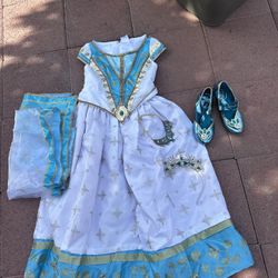 Disney Drisfrass Size 7/8