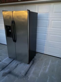 Stainless steel side by side refrigerator