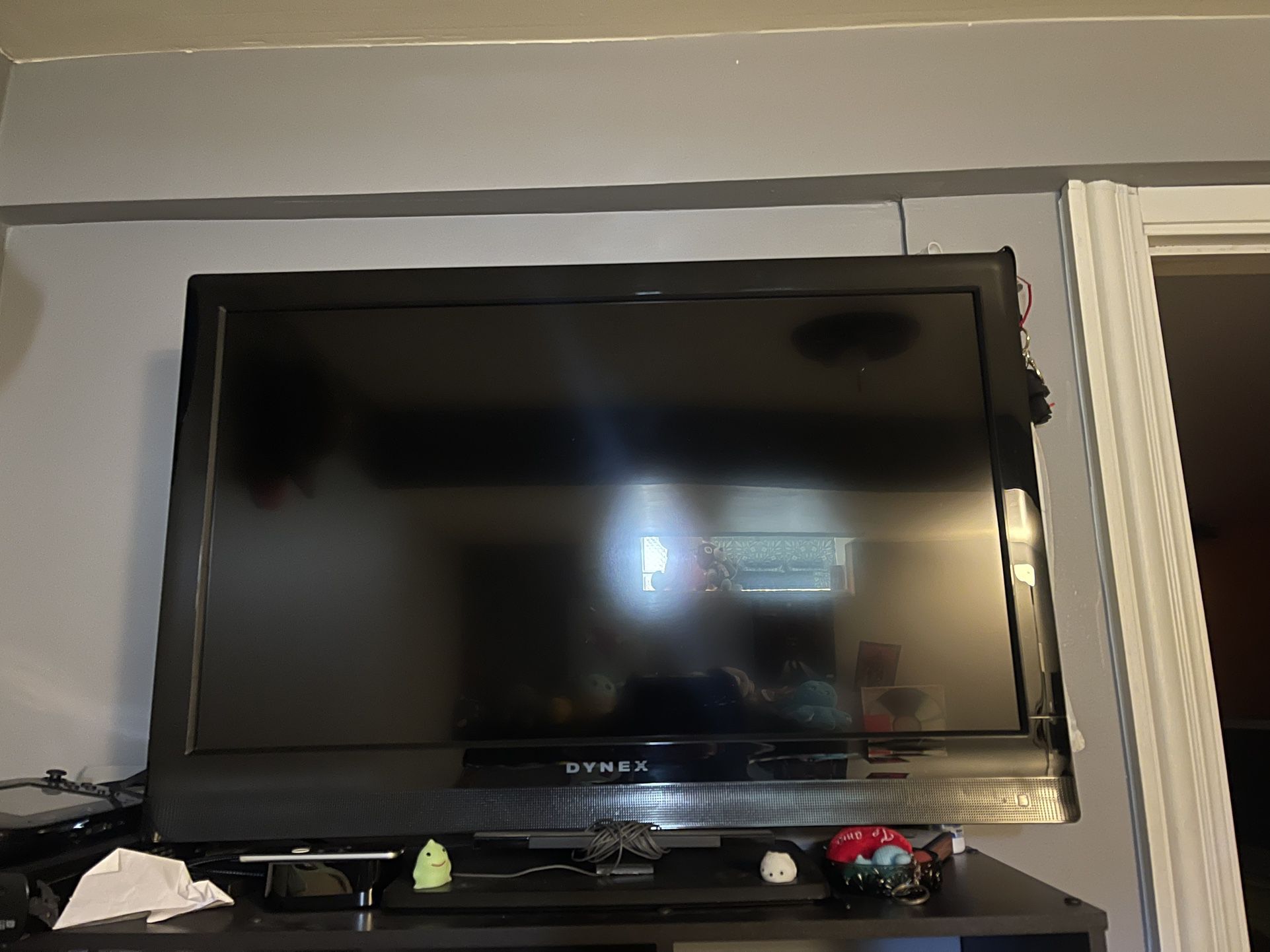 Dynex 32” 720p TV