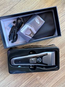 Bally Total Fitness Rechargeable Electric Foil Shaver – Complete Set