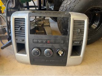 Center dash radio/HVAC bezel