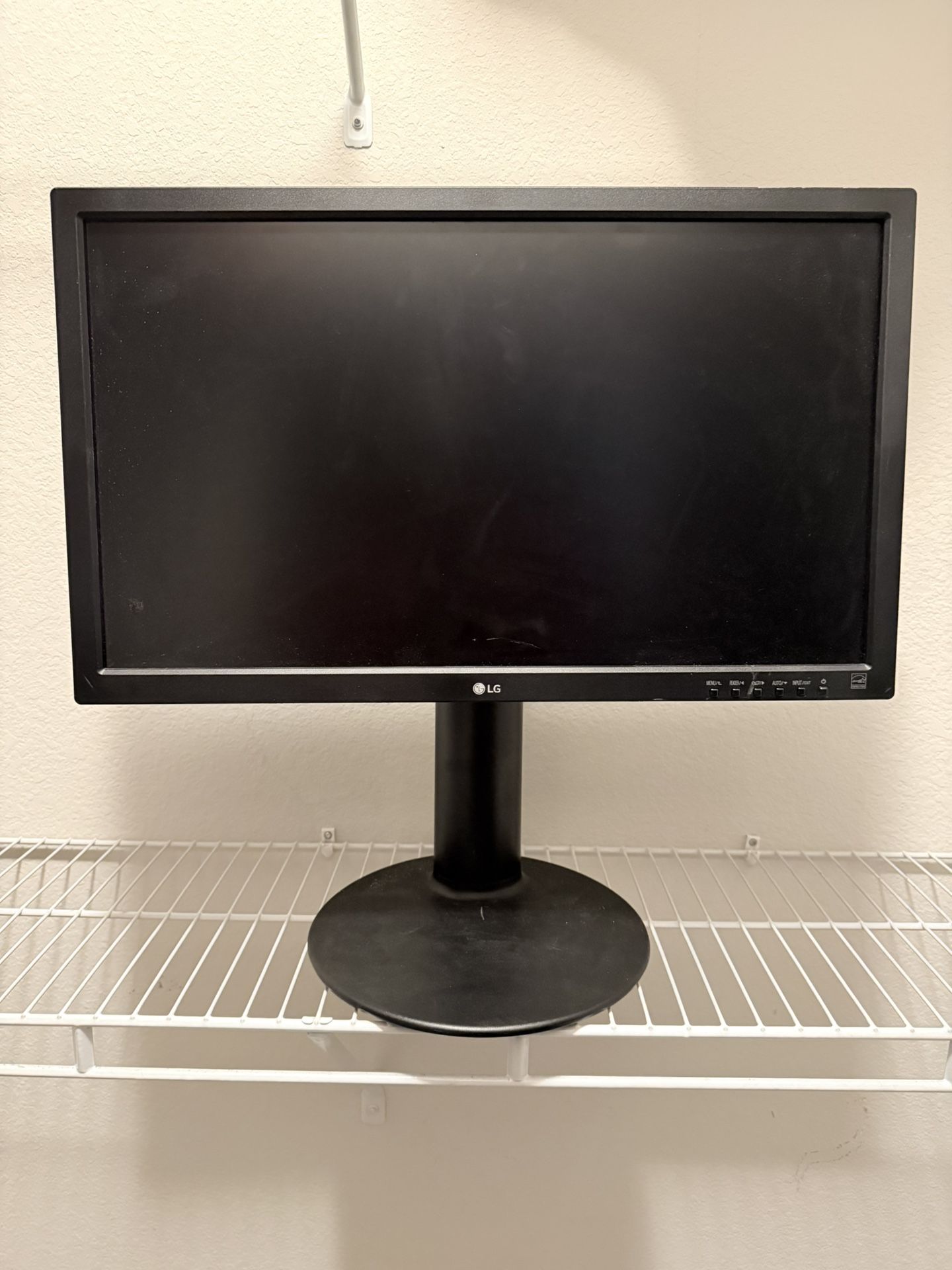 24in LG Computer Monitor