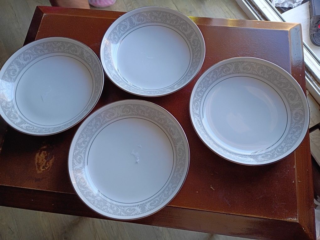Set of 4 Decorative Plates