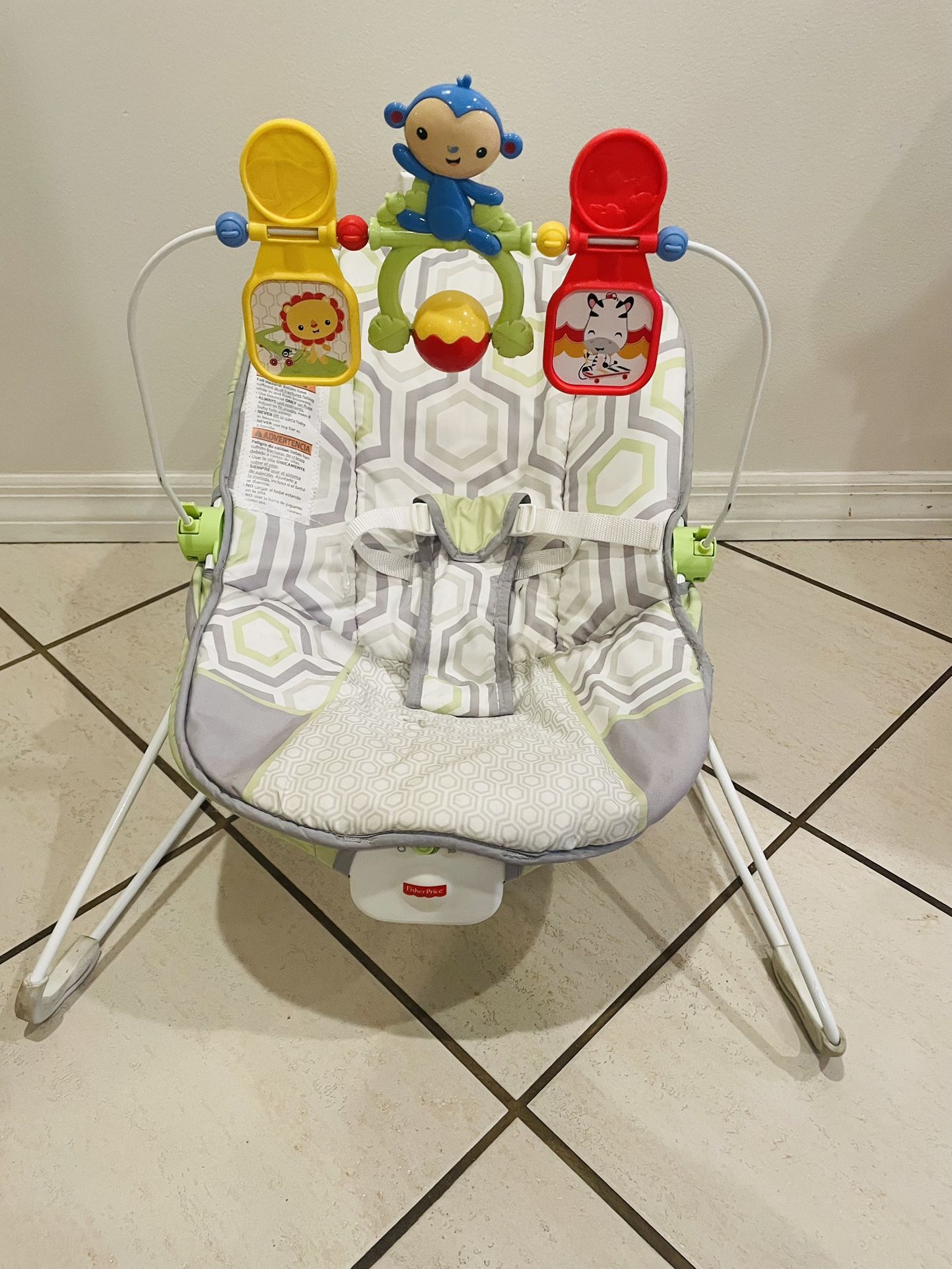Fisher-Price Baby's Bouncer Geo Meadow, Portable Infant Soothing and Play seat with Toys and Vibrations