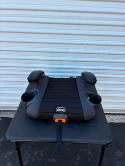 Chicco GoFit Plus backless booster car seat features a contoured ErgoBoost seat with double foam padding for comfort and convenience.