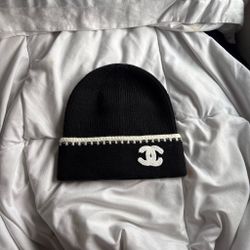 Black cc beanie