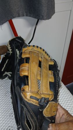SPALDINGS KID'S baseball glove