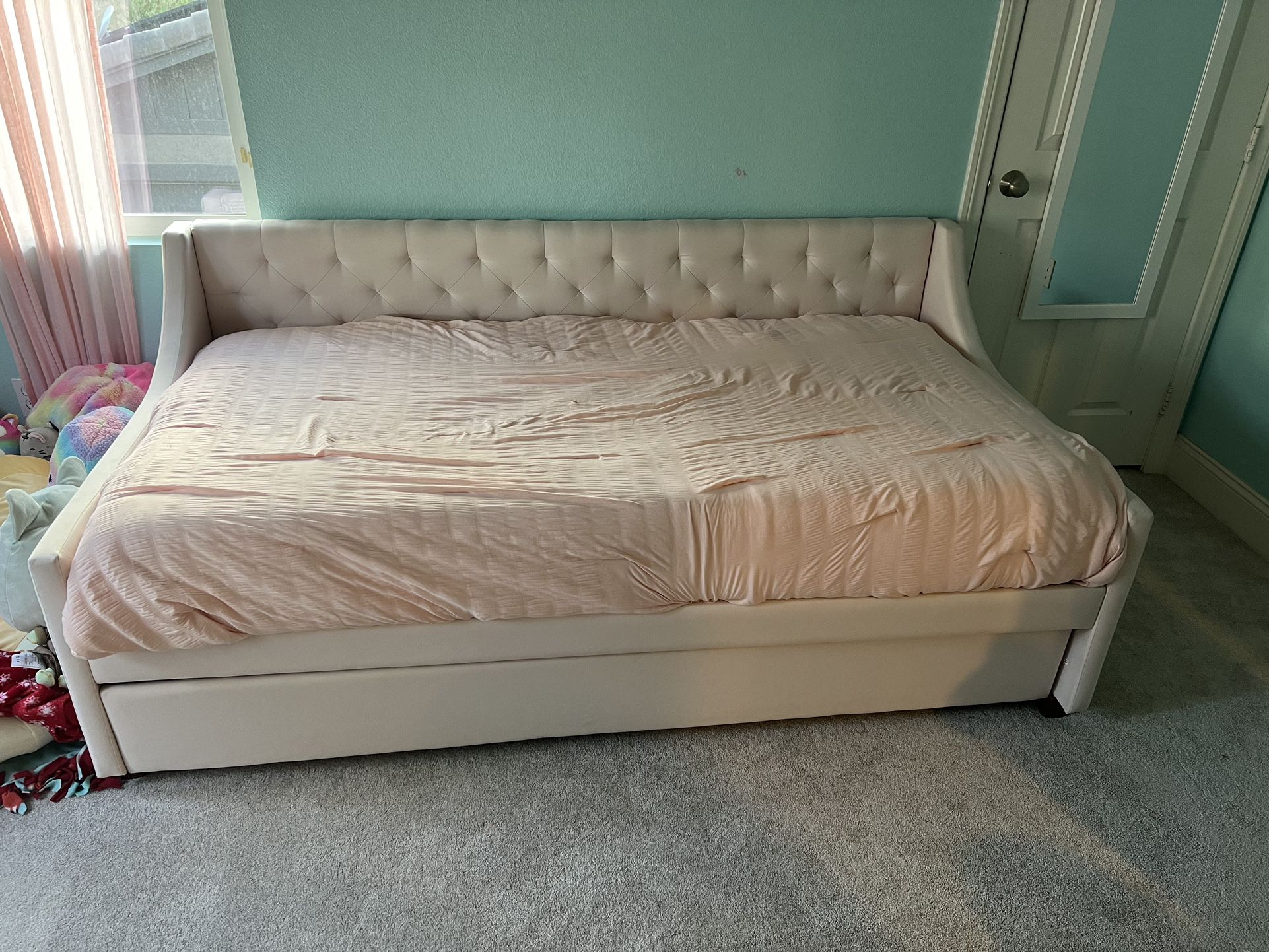 Girls Trundle Bed (twin)