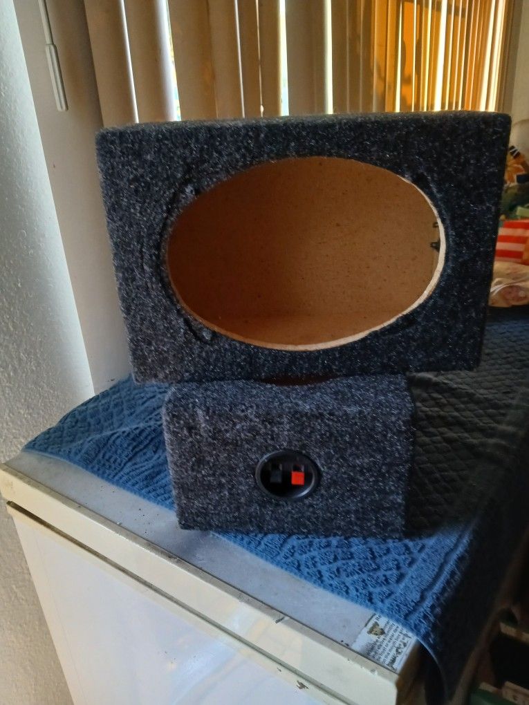 Speaker box