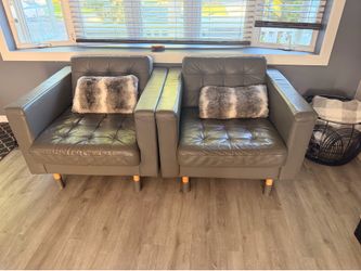 2 love seats. Sofa set as well- moving sale!!
