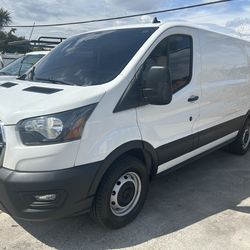 Ford Transit-250