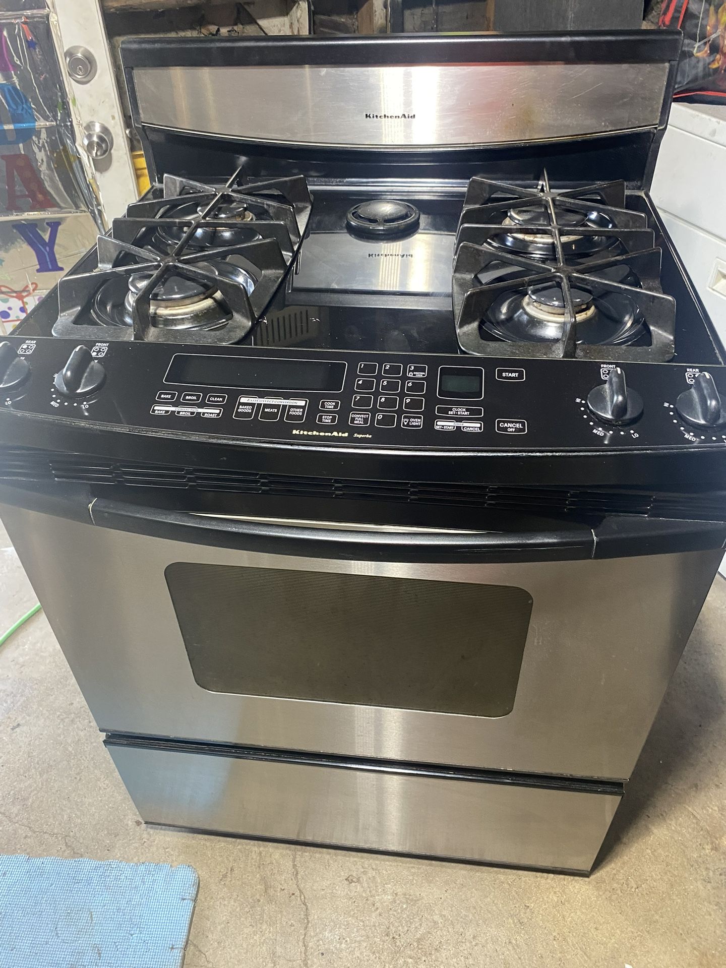 Kitchen Aid Gas Stove for Sale in Phoenix, IL OfferUp