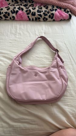 Lululemon 4L bag