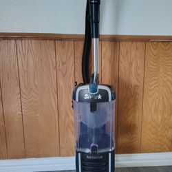 Shark Rotator Anti-Allergen er ZU55