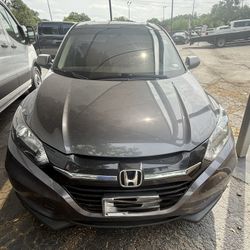 2️⃣0️⃣1️⃣8️⃣ HONDA HRV LX