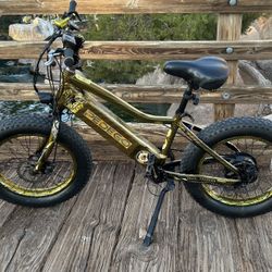 GOLD Pedego trail tracker 48v fat tire ebike.